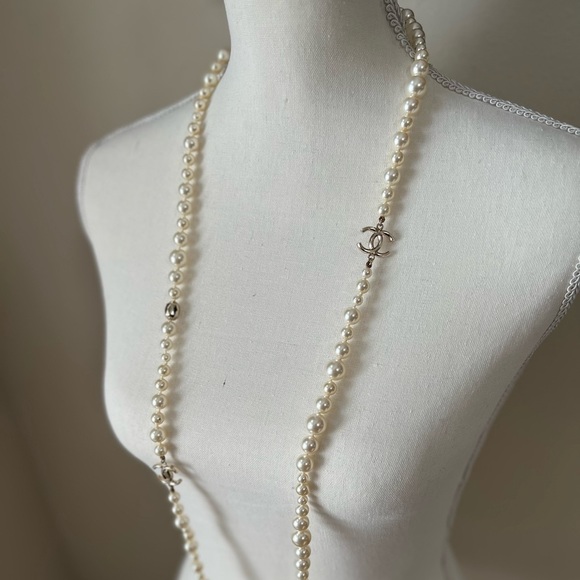 CHANEL Faux Pearl CC Long Necklace - Picture 3 of 7